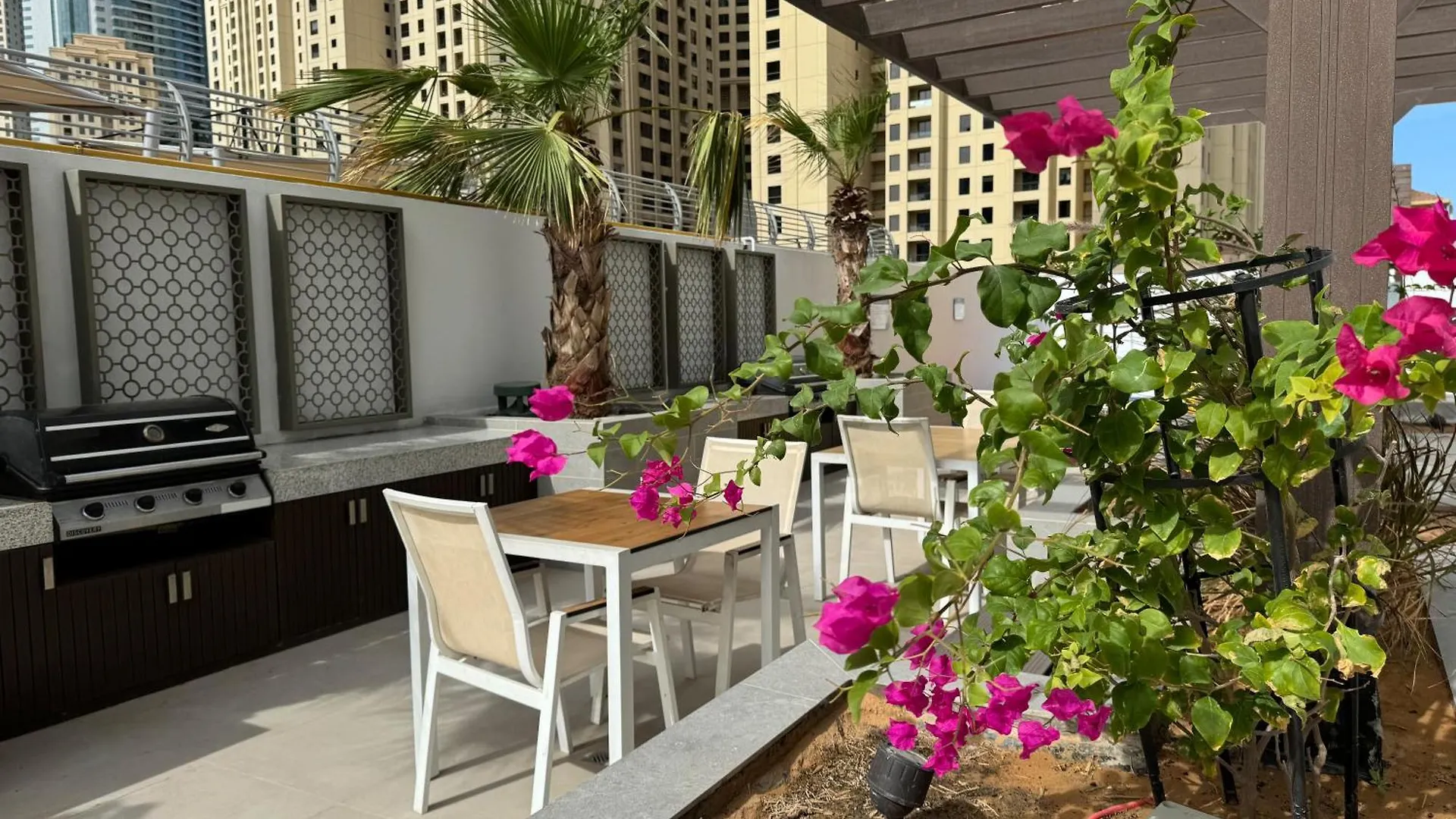 Cozy Sea View Apt In Liv Residence Tower, Dubai Marina Cozy Marina & Sea View Apt In Bay Central Tower With Modern Gym & Pool, Steps To Jbr Beach & Metro Apartment