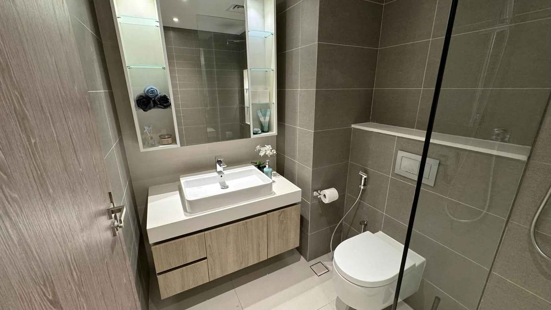 Cozy Sea View Apt In Liv Residence Tower, Dubai Marina Cozy Marina & Sea View Apt In Bay Central Tower With Modern Gym & Pool, Steps To Jbr Beach & Metro Apartment