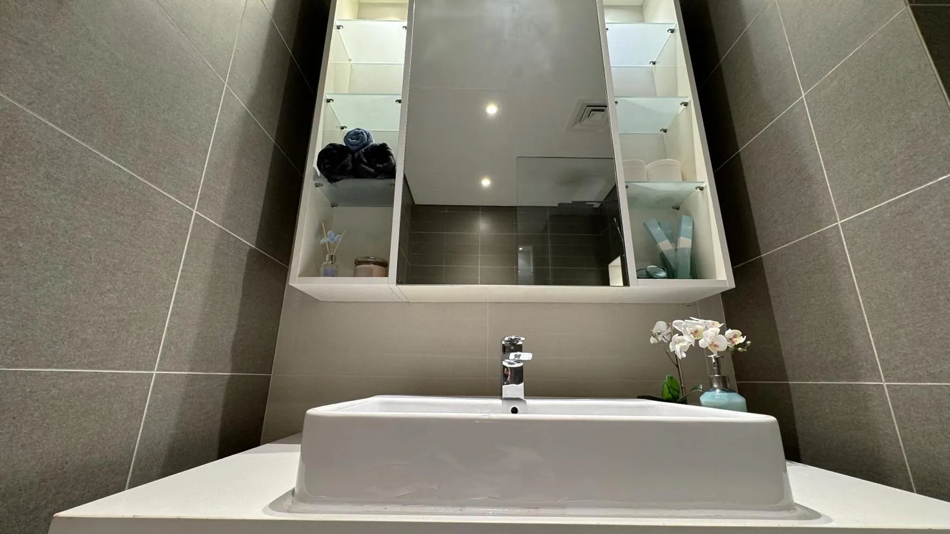 Cozy Sea View Apt In Liv Residence Tower, Dubai Marina Cozy Marina & Sea View Apt In Bay Central Tower With Modern Gym & Pool, Steps To Jbr Beach & Metro 0*,  United Arab Emirates