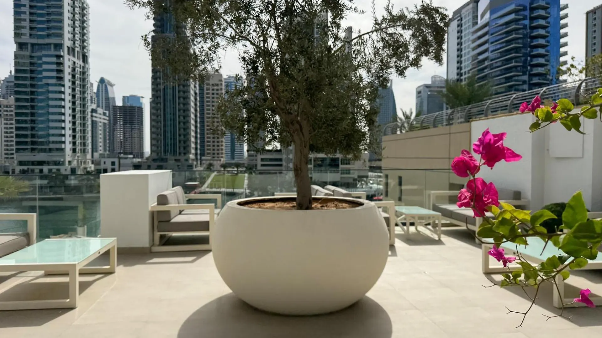Cozy Sea View Apt In Liv Residence Tower, Dubai Marina Cozy Marina & Sea View Apt In Bay Central Tower With Modern Gym & Pool, Steps To Jbr Beach & Metro